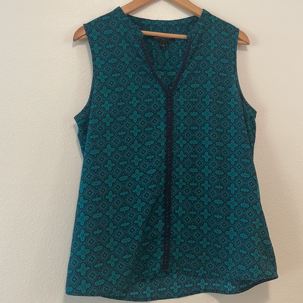 Banana Republic Sleeveless Blouse